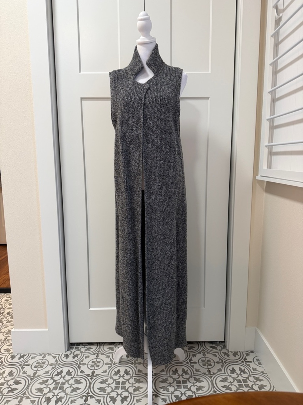 GAP Sleeveless Maxi Knit Duster Vest in Charcoal Gray